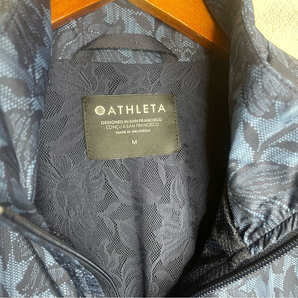 Athleta Sightseer Lace Jacket Ethereal Bloom Cottage Blue Size Medium - Picture 7 of 13